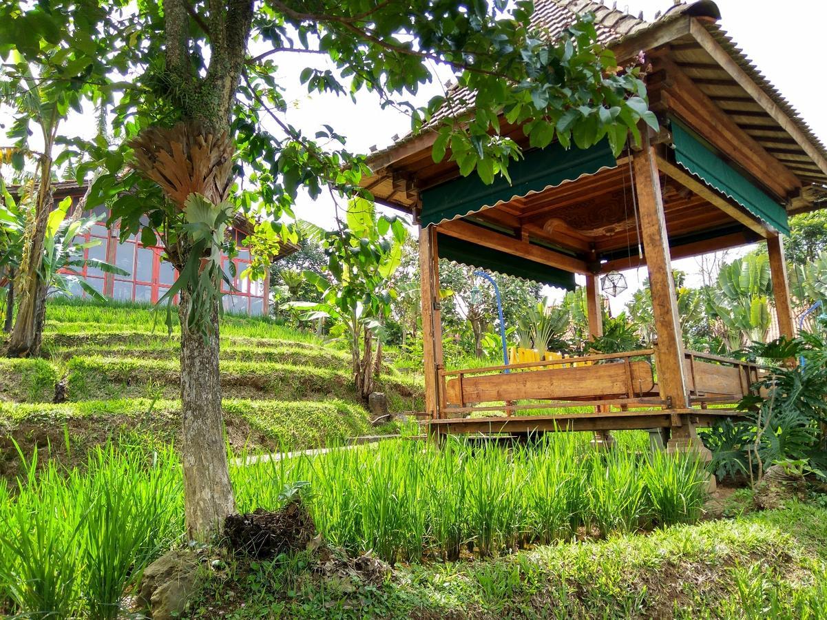 Jadul Village Resort Lembang Kültér fotó